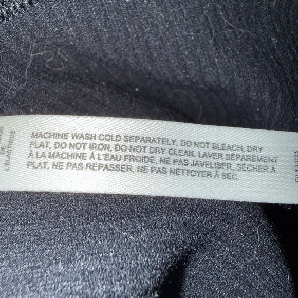 Babaton Ribbed Contour Crew Cropped Longsleeve Top - Picture 8 of 14